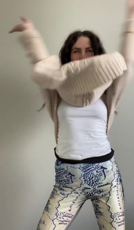 Olivia Evenstar sexy bild