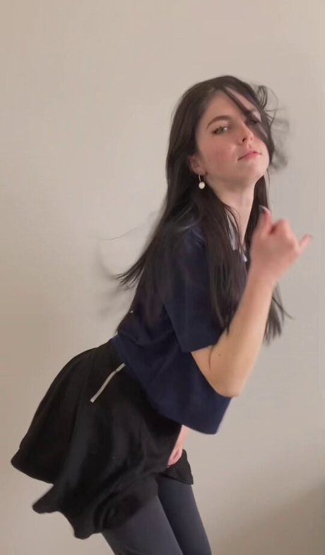 Olivia Evenstar schöne perfekte bild