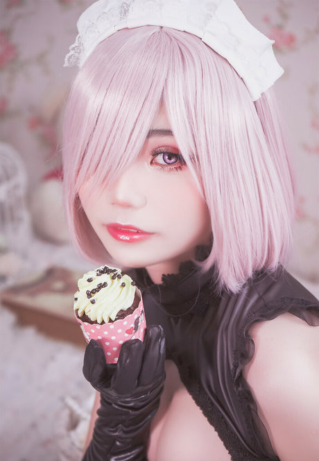 Miinmeow nacktheit heiße bild