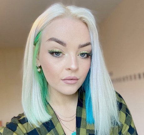 Emily Rose Perrin xxx nacktheit foto