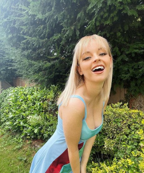 Emily Rose Perrin xxx nackten galerie