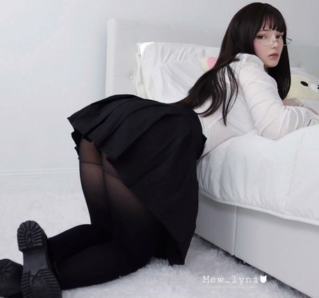 Mewlyni exklusive pornografische foto