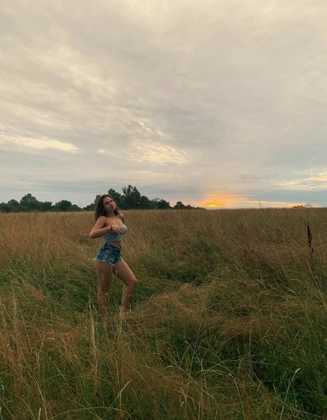 xxx teen onlyfans perfekte hübsche bild