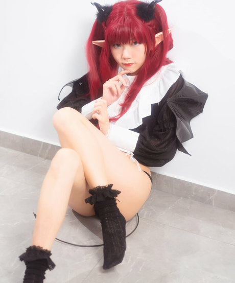 TibyTinneh nackt kunst bild