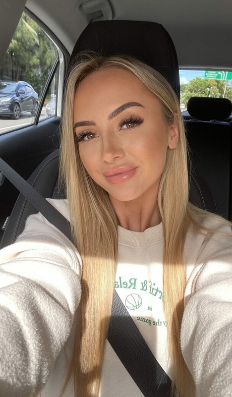 Taylah Small hd nackten fotos