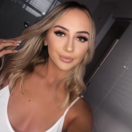 Taylah Small heiße beste fotos