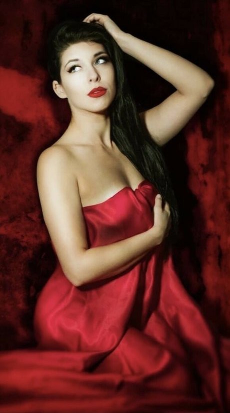 Din0kitten schöne akt fotos