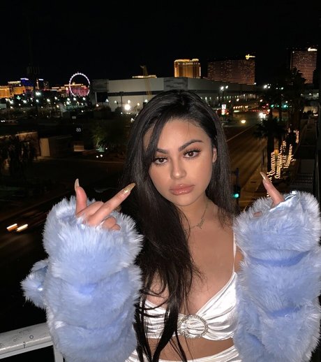 mikro-bikini onlyfans erwachsene porno bild