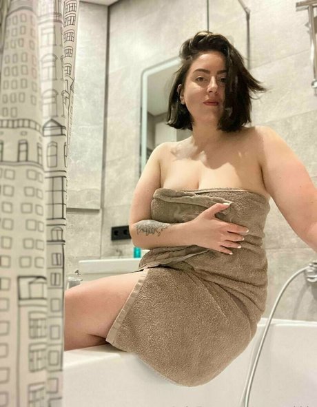 Sweet Buns nackt sex bild