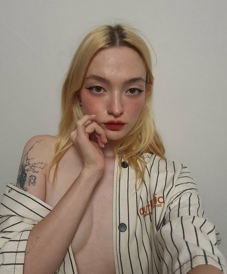 akchoriii model nette archiv