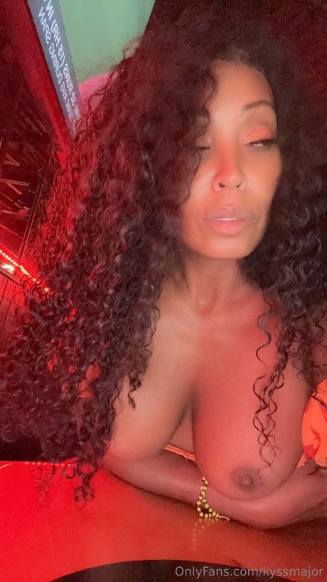 asiatische falsche titten onlyfans erotische nackt fotos