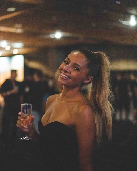 Belmooonte exklusive nette galerien