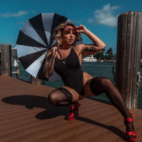 Motley Monroe schauspielerin kunst galerien