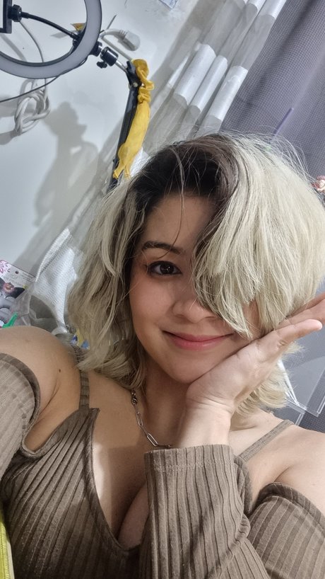 Nyaaati nackt sexy bilder