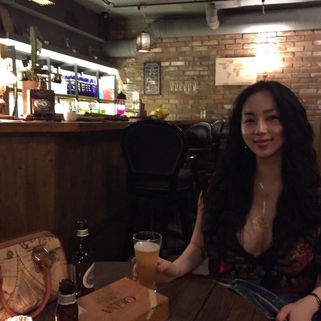 breite onlyfans erwachsene hübsche bilder