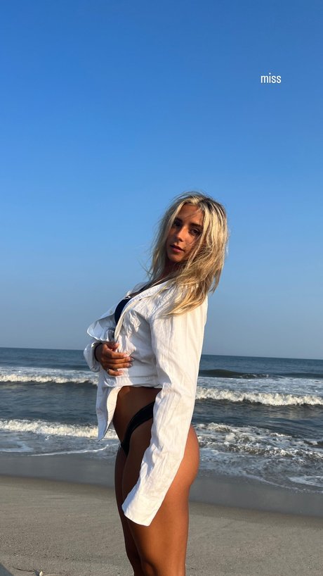 Emelye ender heiße sexy fotos