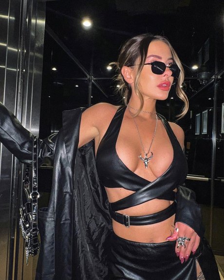 Lacey Montgomery xxx kunst bild