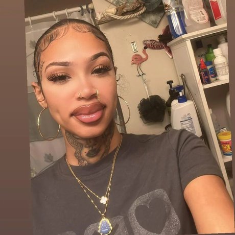 Cynthia Rose_ Profilbild