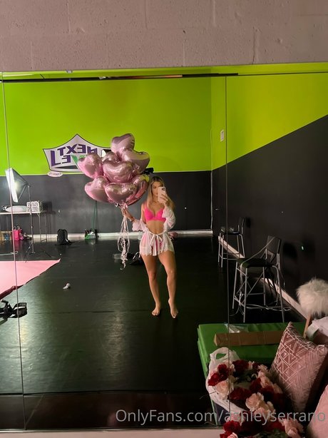 Ashley Serrano model hd fotos