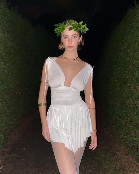 Amelie Manzoli model sexy galerie