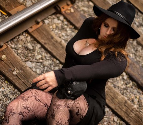 Teddy Souless schauspielerin top bild