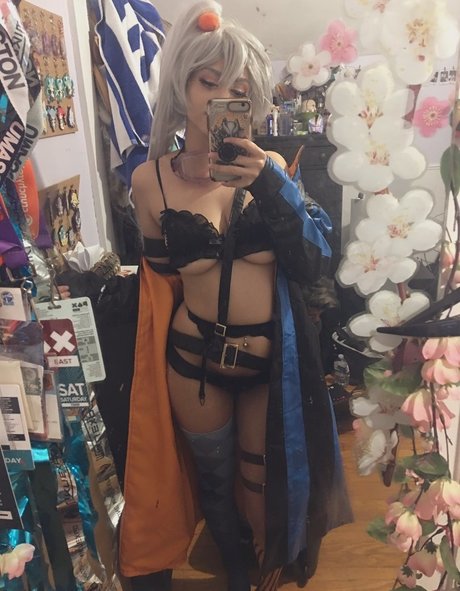 Plushiecos model top foto