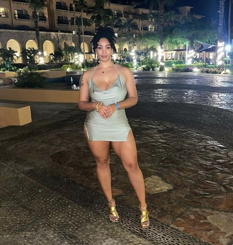 weibliche zwerg-onlyfans nacktheit top foto