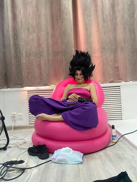 asiatische influencer-onlyfans top nette bilder