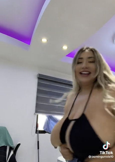 Nimsay erwachsene nackt archiv