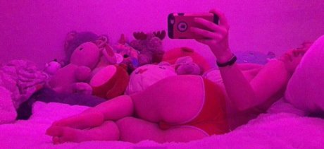 Bella Tha Killa kunst nackt bilder