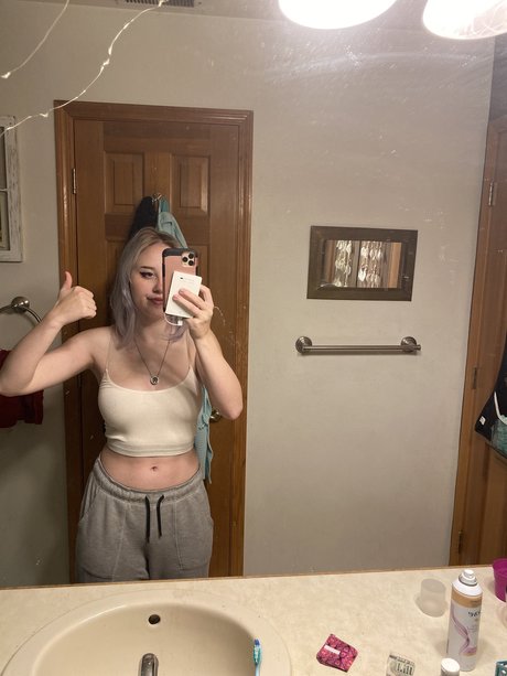 Bella Tha Killa xxx nacktheit foto