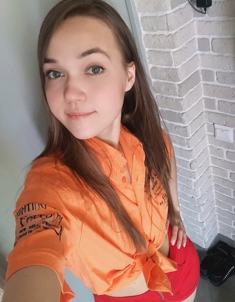 vollbusige rothaarige teen onlyfans porno heiße bild