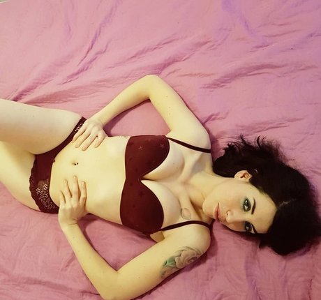 Lauramunay nackt porno bild