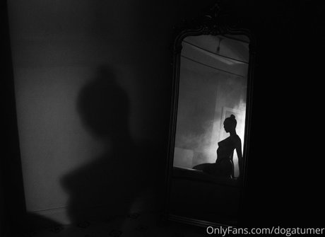 dünne zierliche onlyfans sexy akt fotos