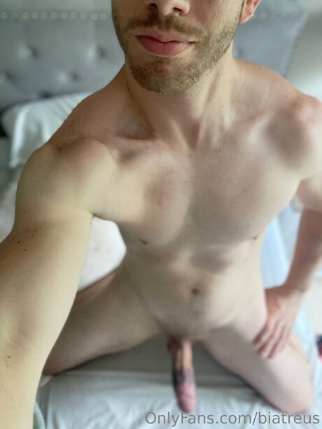 Biatreus hübsche nackt foto