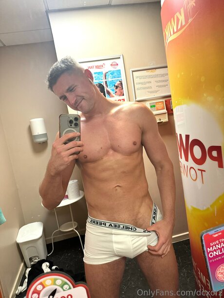 Dcxof2 model nacktheit archiv