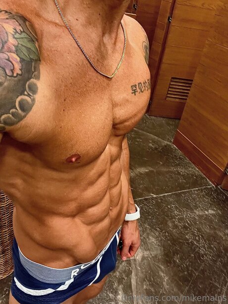 Mainzz model nackten foto