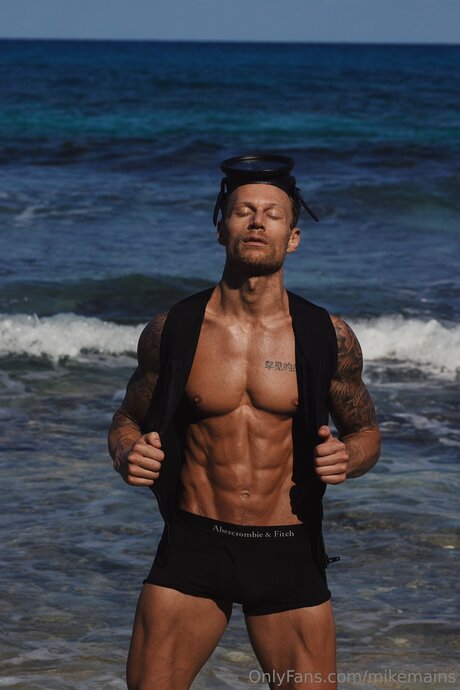 Mainzz nackten pornostar bild