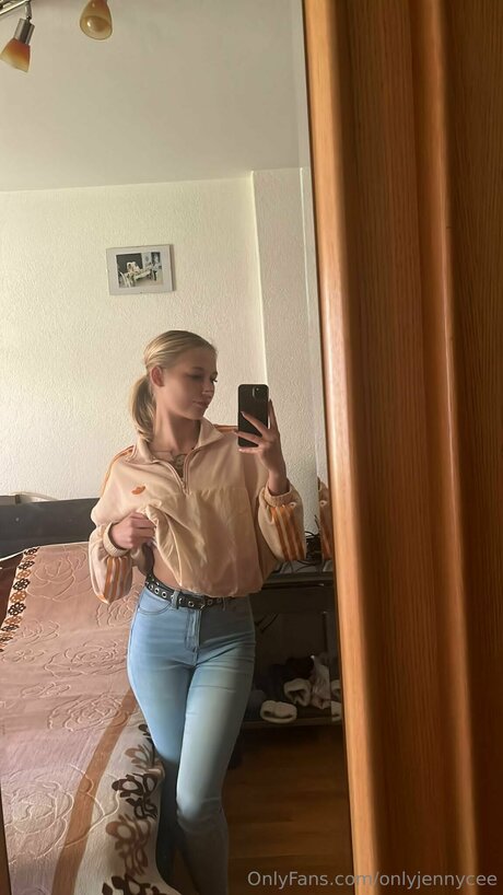 Onlyjennycee kunst xxx bilder