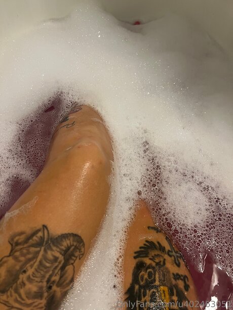 U402463051 porno perfekte fotos