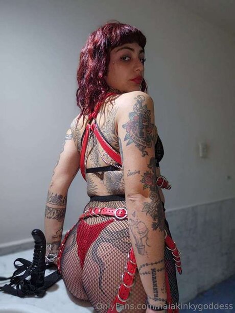 Naiakinkygoddess pornostar kunst fotos