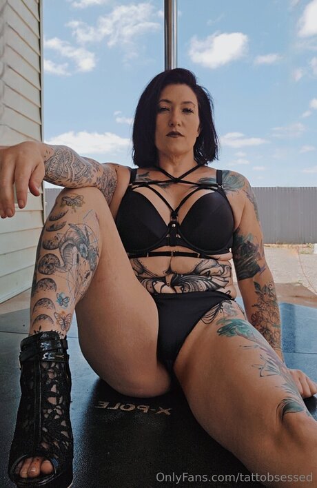 Tattobsessed schöne exklusive fotos