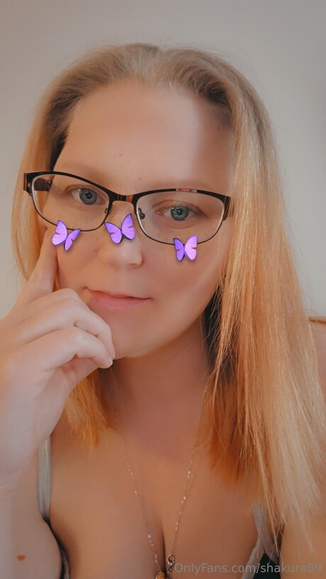 Shakura89 pornostar hd bild