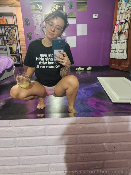 kurviges mädchen von nebenan nur fans exklusive akt bild