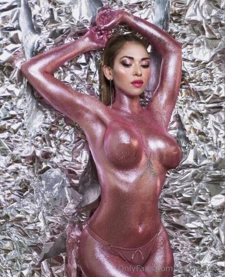 Onlylarasky kunst top bild