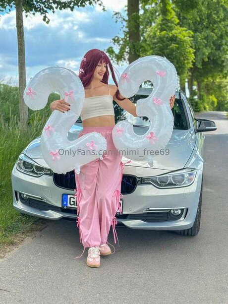 Mimi Free69 erotische kunst galerien