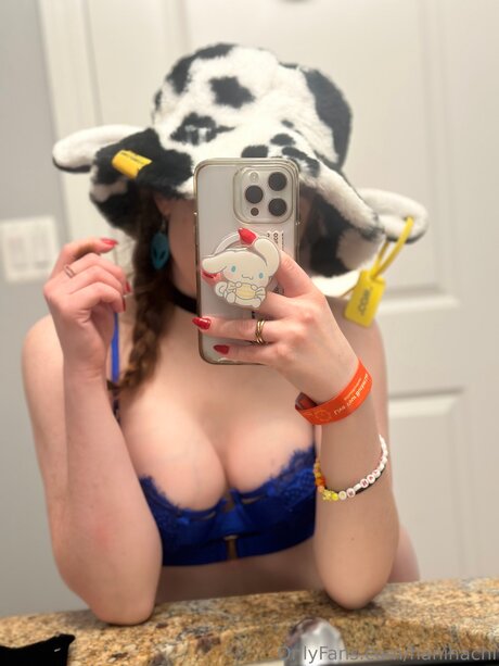 Hanihachi schauspielerin erotische fotos