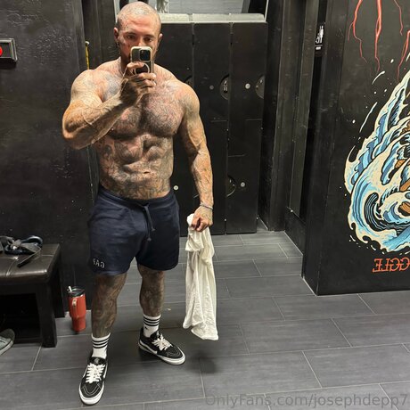 Josephdepp7 erotische akt bild