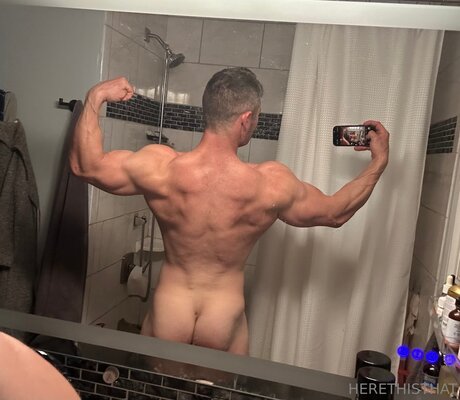 Herethisthat nackt sexy galerien