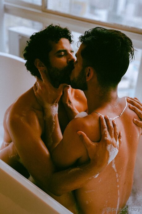 Poison Boy heiße erwachsene galerien